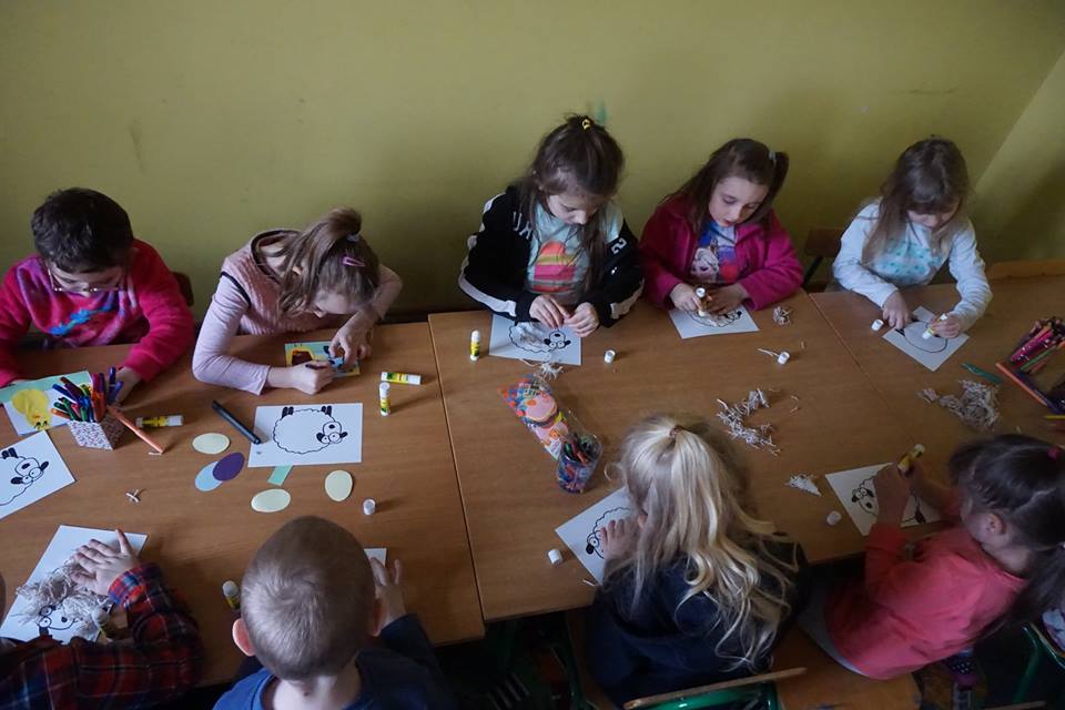 predszkolaki na zajęciach