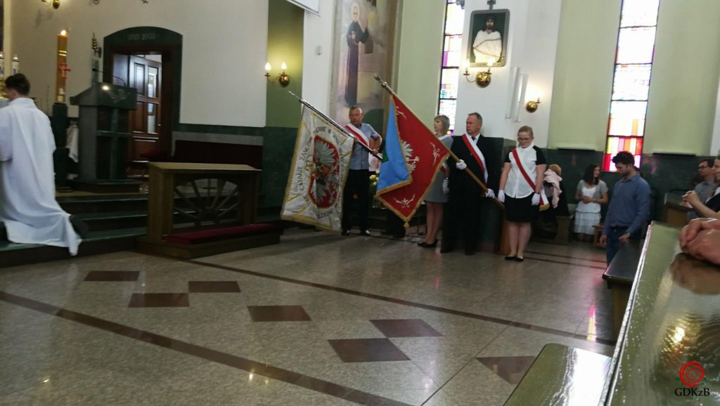 Sztandary w Kościele