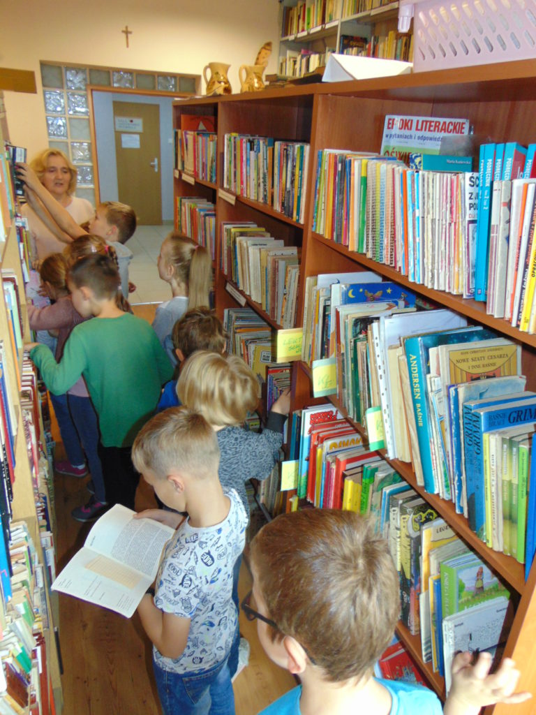 Dzieci w bibliotece