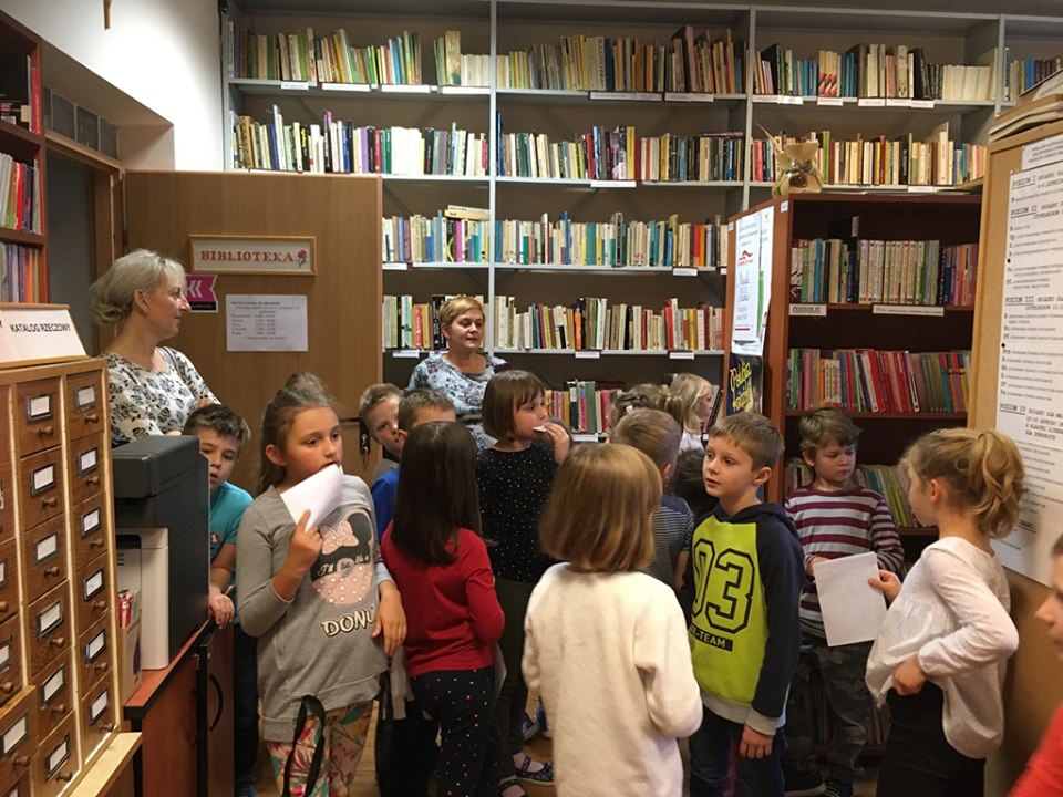 Dzieci w bibliotece