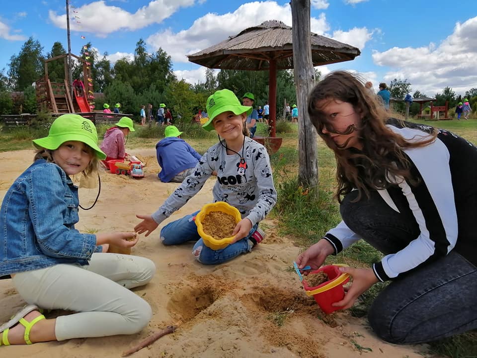 zabawa w piaskownicy 